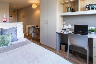 1 bed studio, Bonhay Road, St David's, Exeter, EX43AY - Image 10